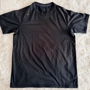 RHONE Black Short Sleeve V Neck Men's Tee XL